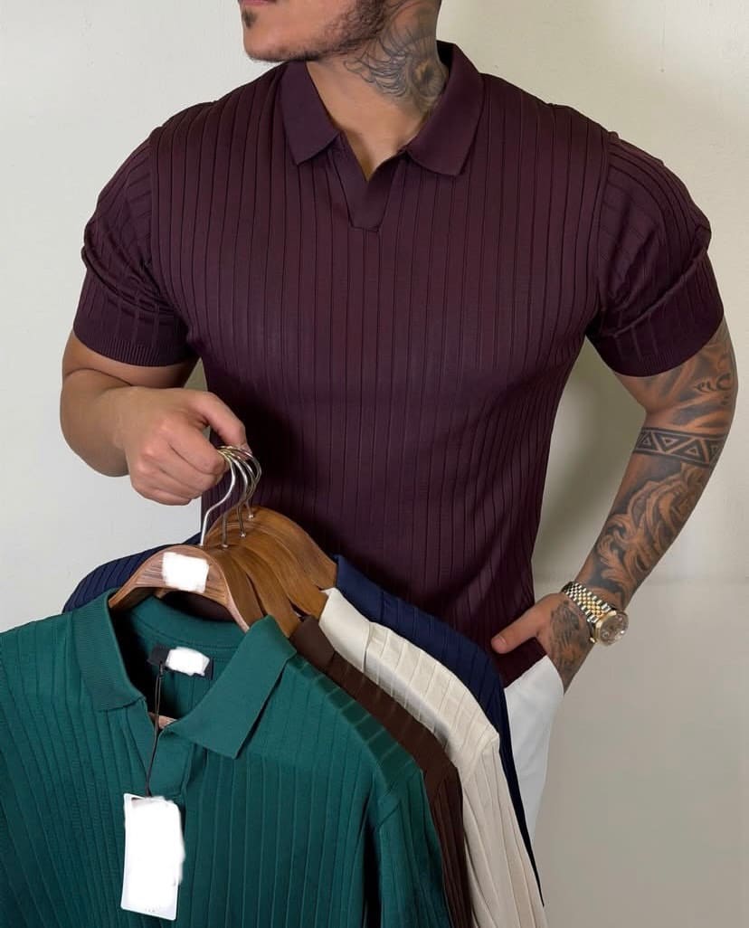 Rebrasta polo majica, slim fit, bordo, na modelu