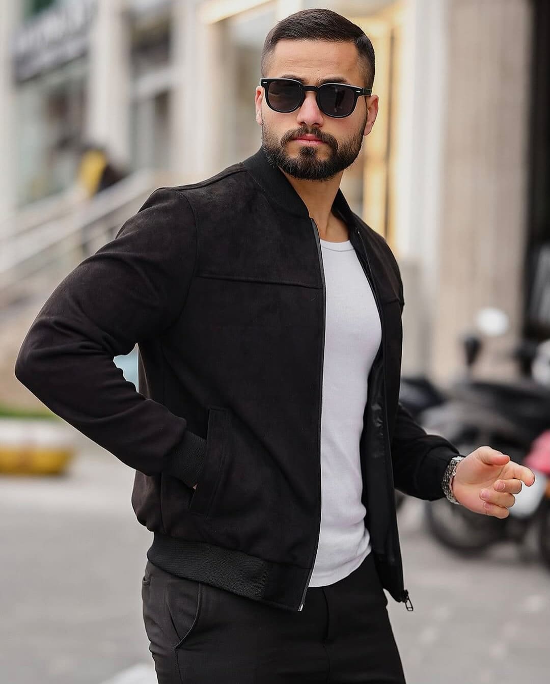 Crna, na modelu