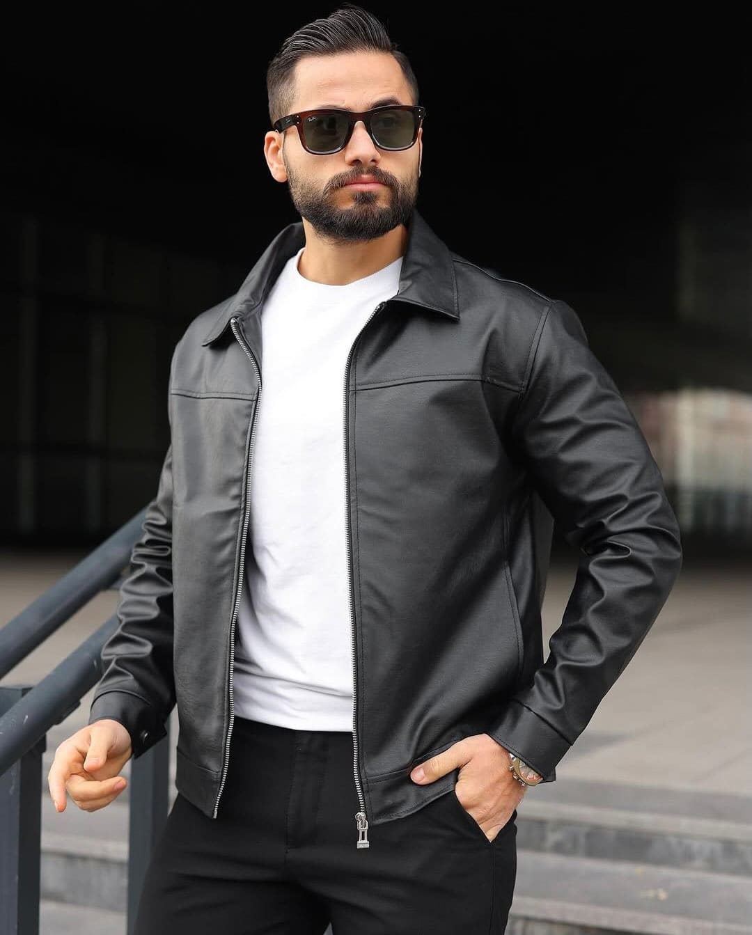 Crna, na modelu
