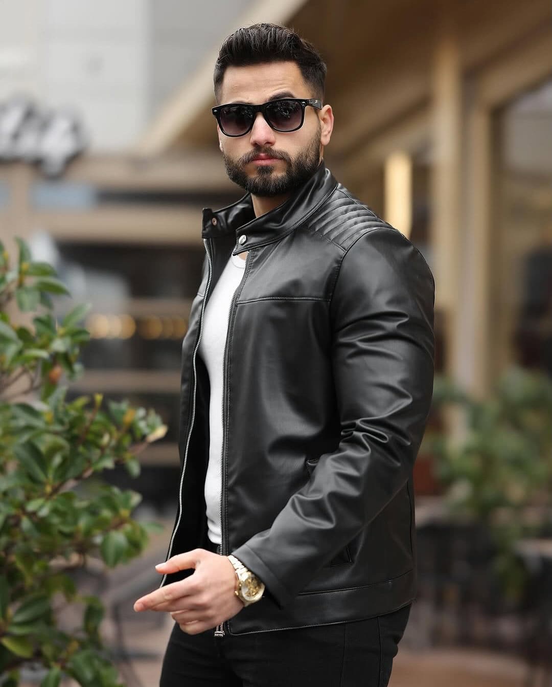 Crna, na modelu