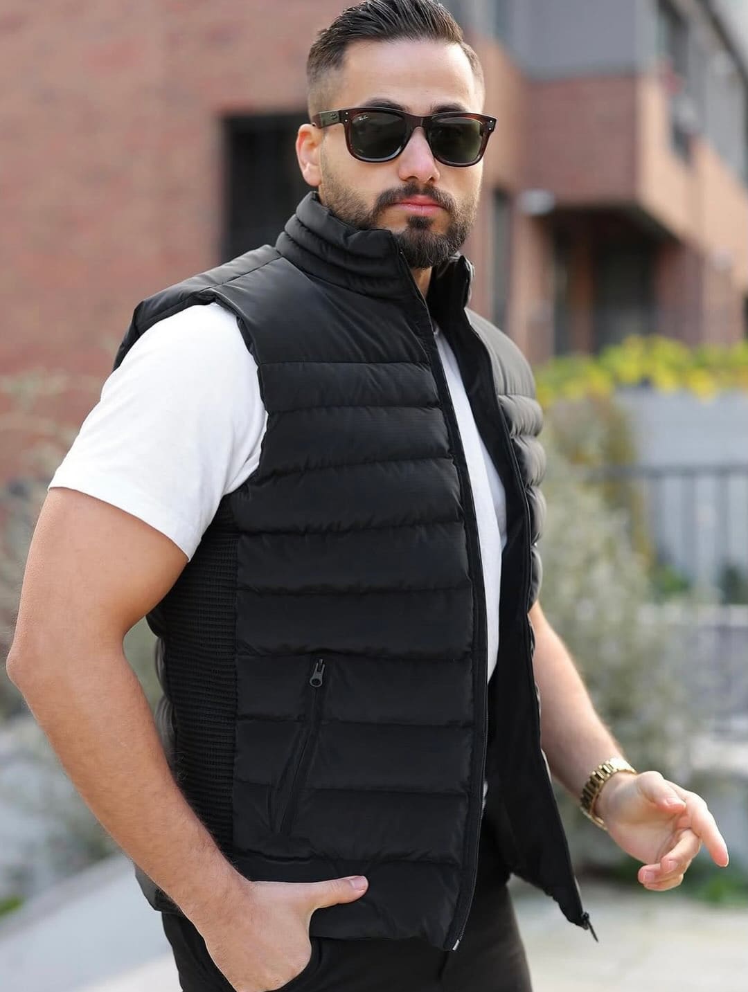Crna, na modelu